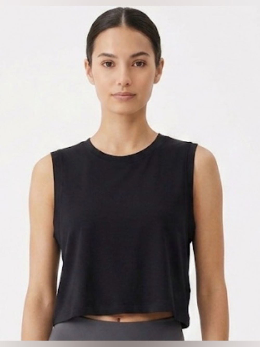 it’s essentials women’s One Size Black Sleeveless Crop Top Excellent Condition
